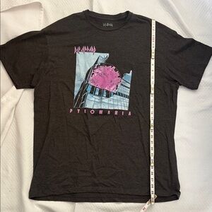 Def Leppard “Pyromania” Black Graphic T-Shirt. Size 2XL